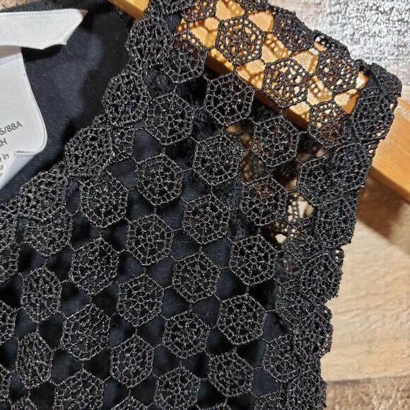 H & M v-neck crochet front sleeveless shirt keyhole button back woman's size S - Picture 4 of 9